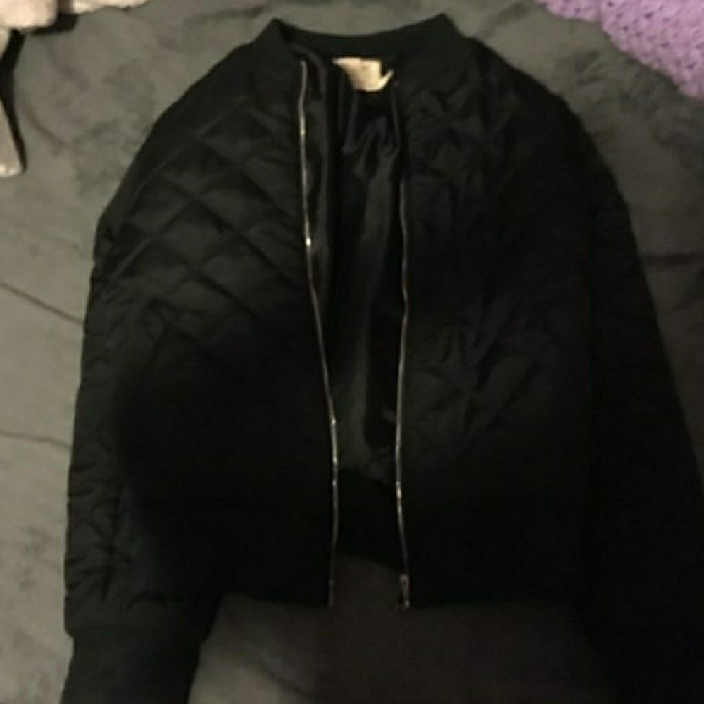 Black Comfy Bomber Jacket!